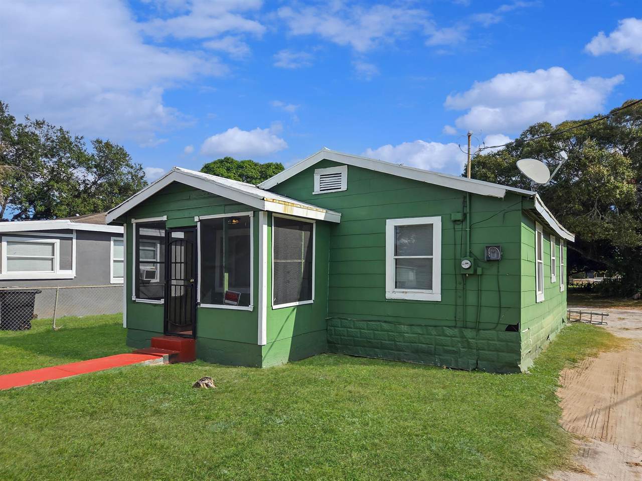 518 15th Street - Photo 1