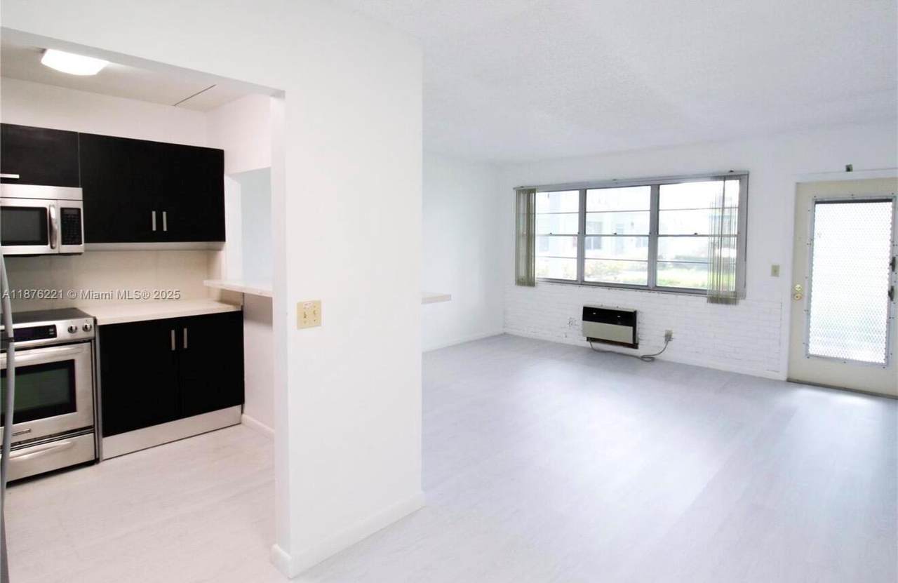 319 Newport V - Photo 1