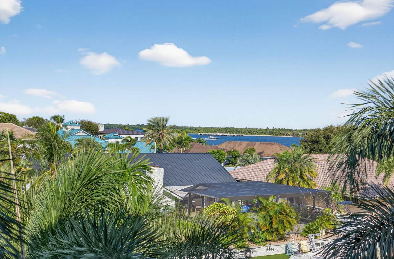https://bt-photos.global.ssl.fastly.net/beaches/1280_boomver_1_R11146127-2.jpg