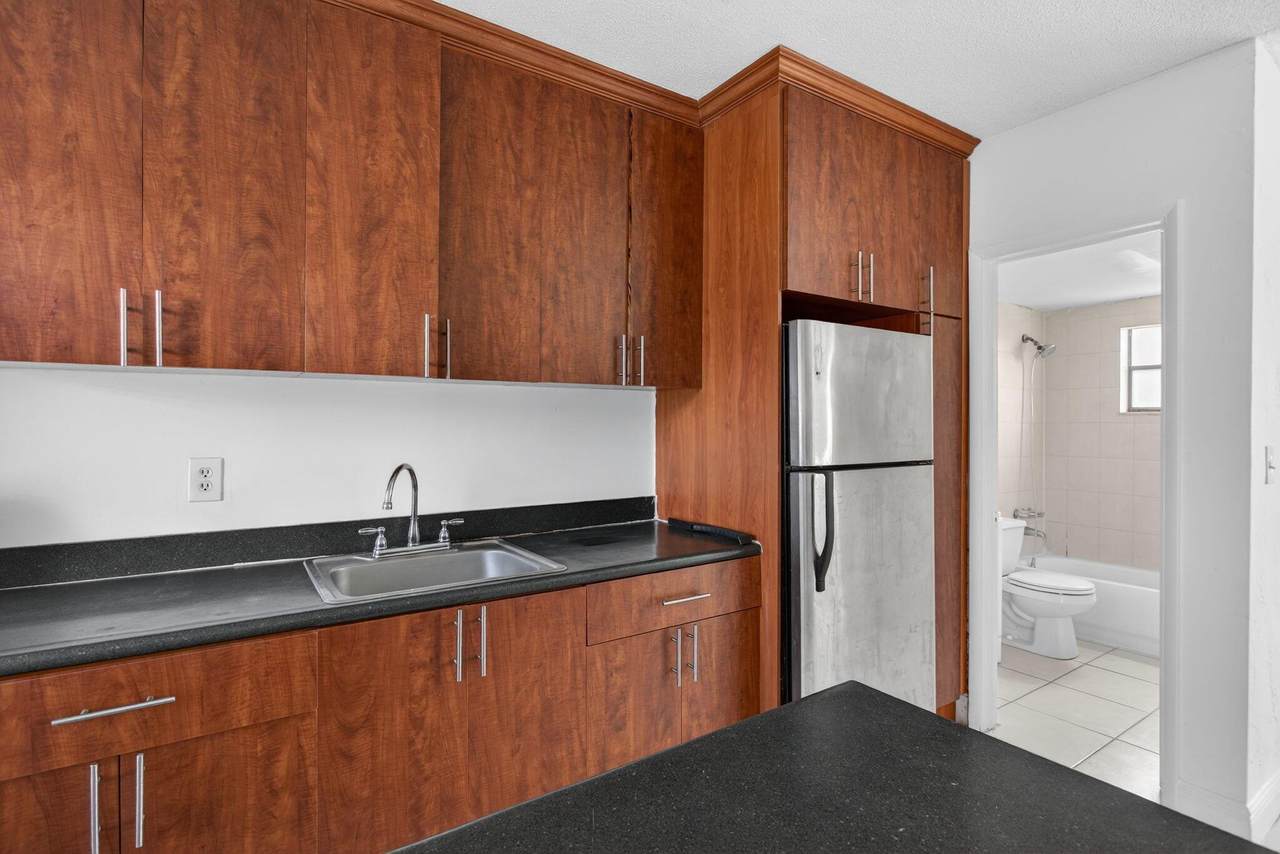 4081 Dixie - Photo 1