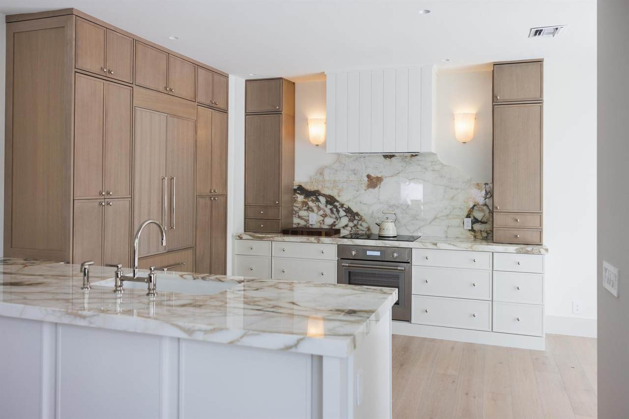 11845 Pebblewood - Photo 1