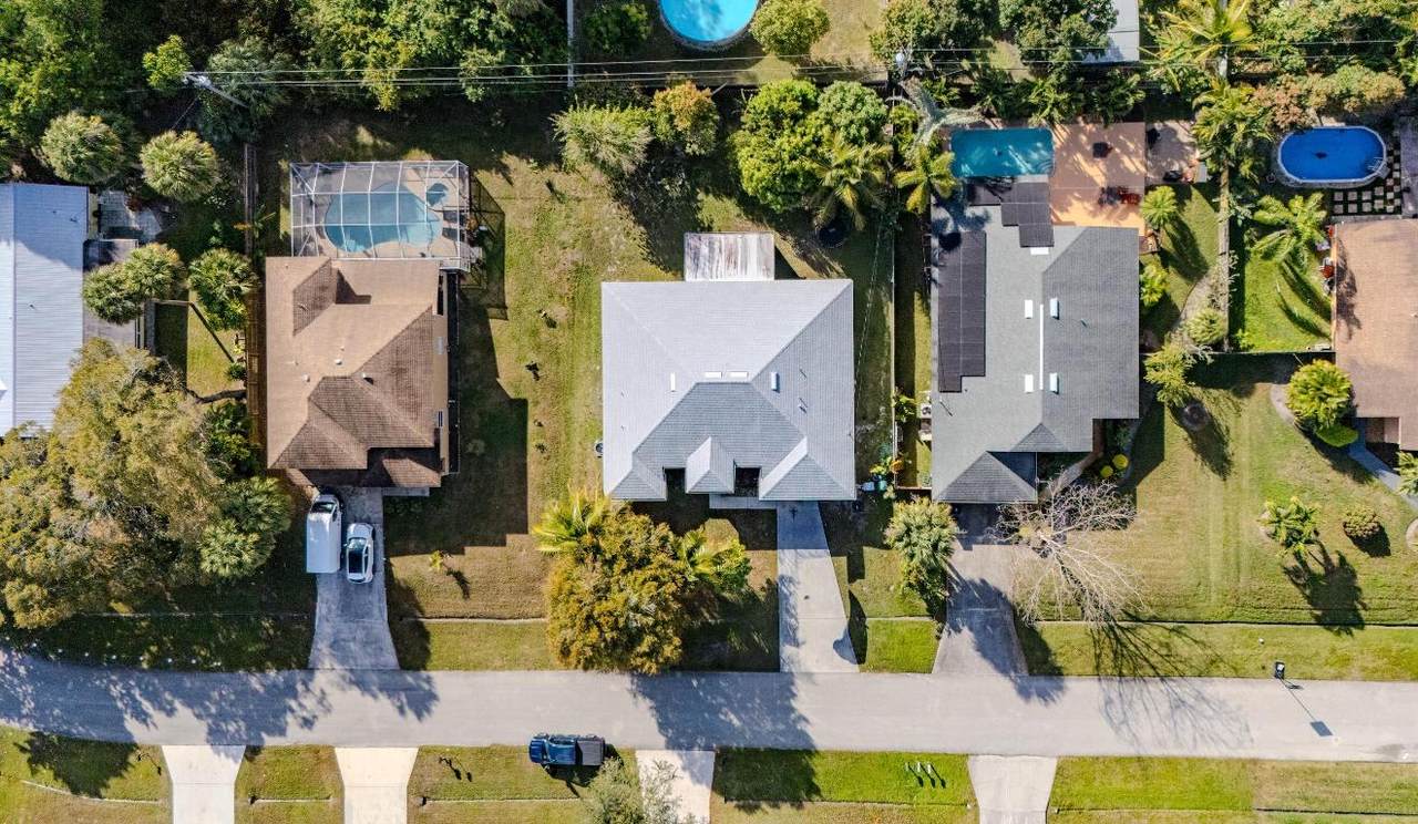 1218 Melrose Avenue - Photo 1