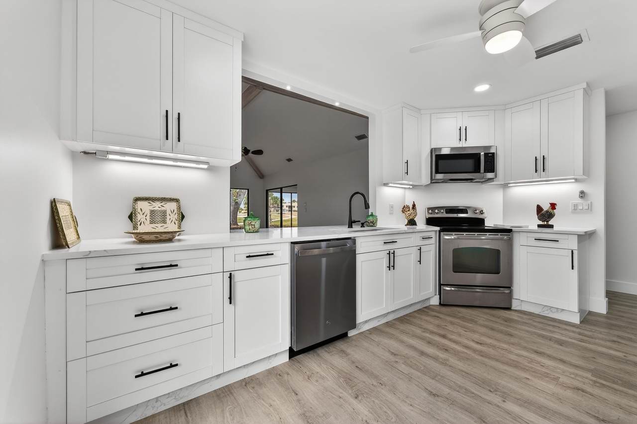 6893 Bunker Hill Drive - Photo 1