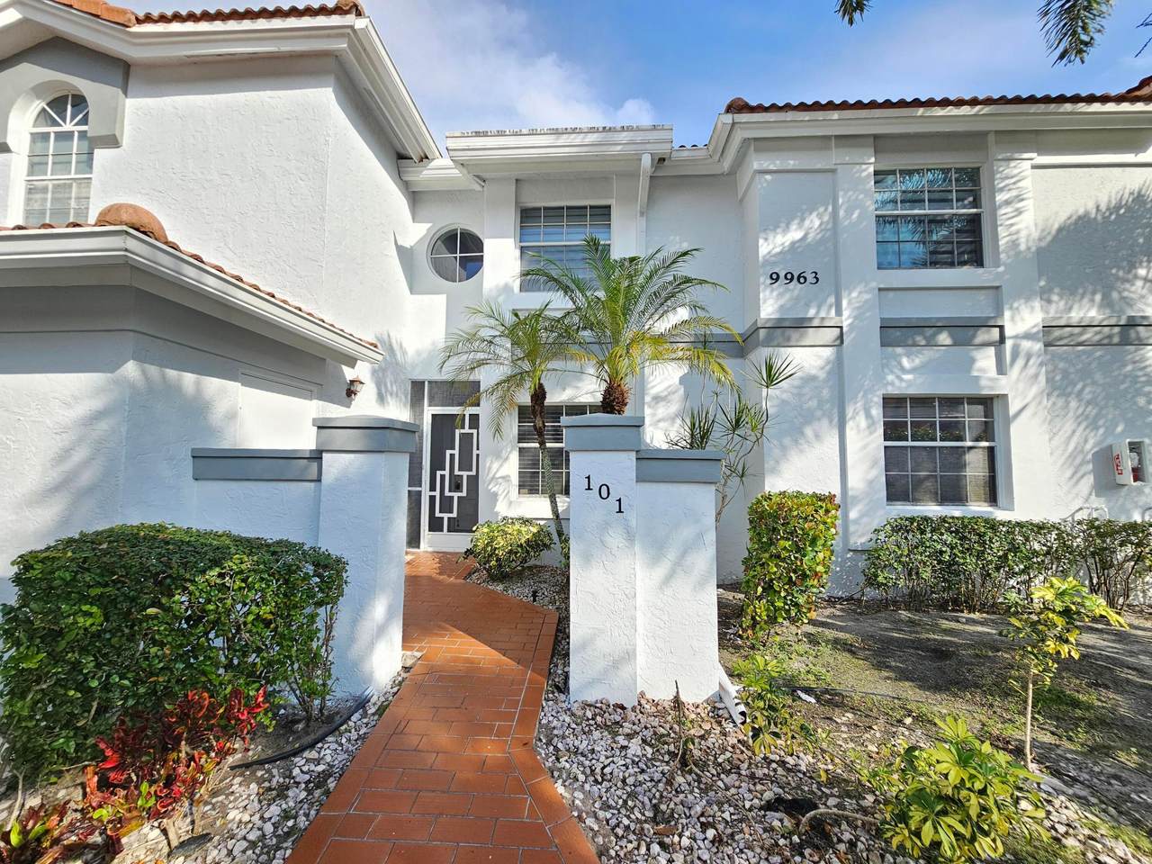 9963 Seacrest Circle - Photo 1