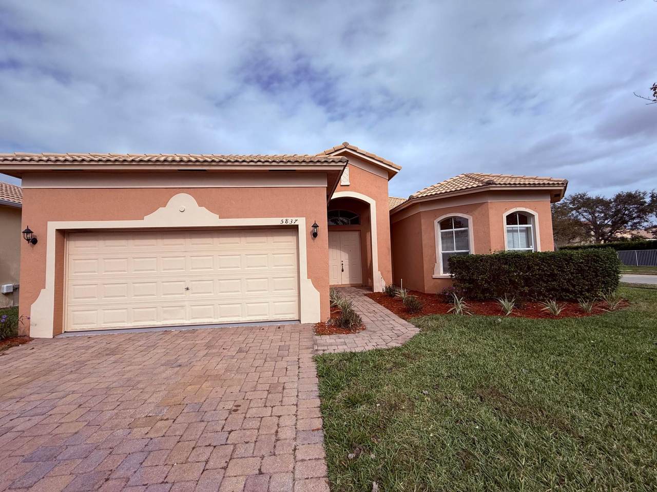 5837 Spanish River - Photo 1