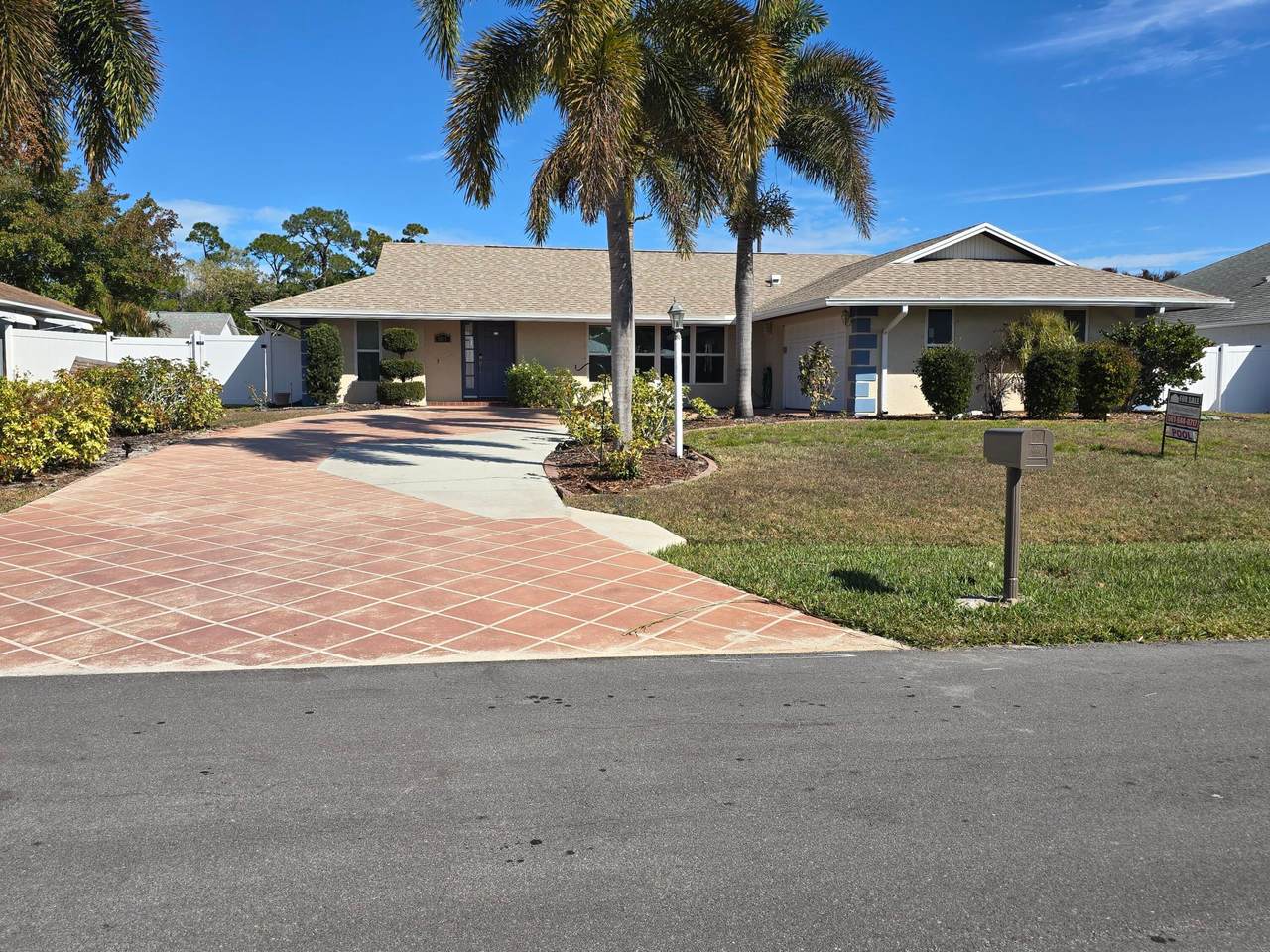 1011 Spinnaker - Photo 1