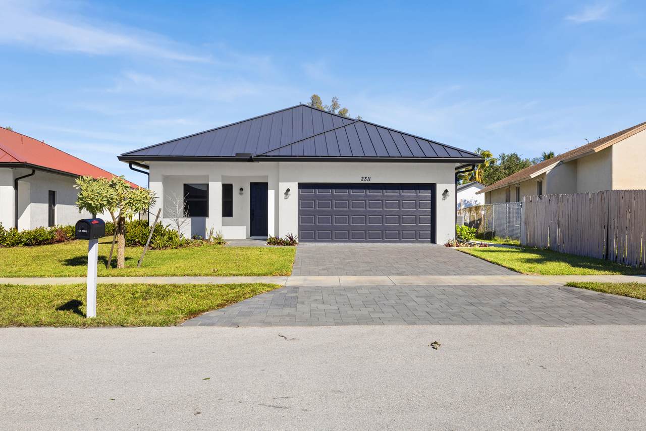 2311 Zeder - Photo 1