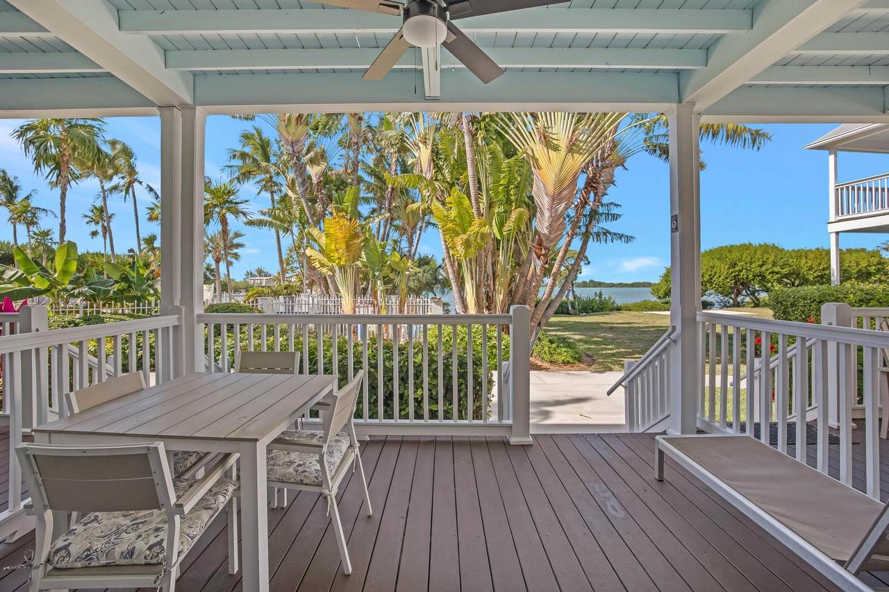 https://bt-photos.global.ssl.fastly.net/beaches/1280_boomver_1_R11160707-2.jpg
