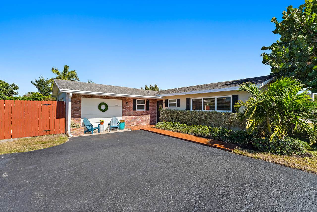 1401 Lake Court - Photo 1