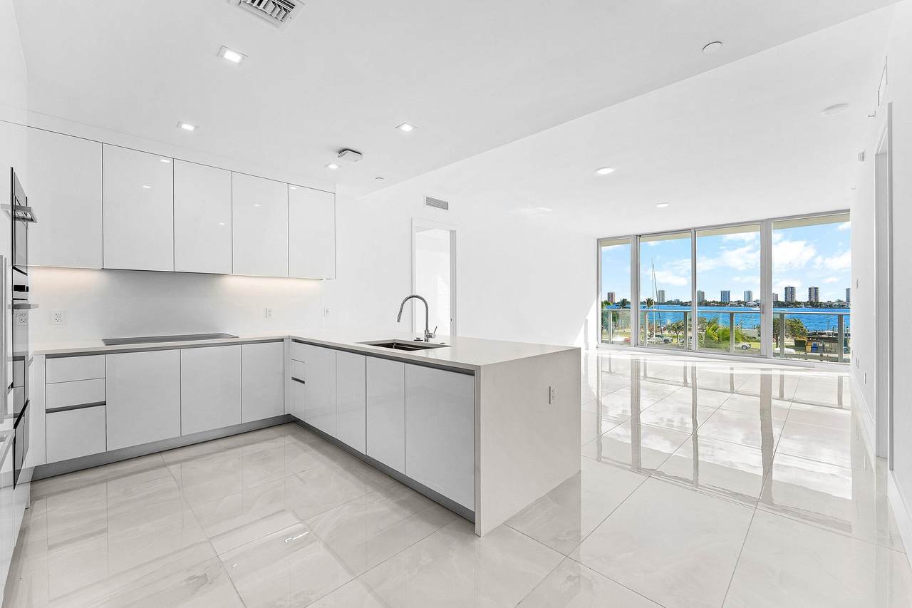 220 Lake Shore Drive - Photo 1