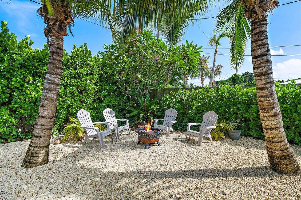 https://bt-photos.global.ssl.fastly.net/beaches/1280_boomver_1_R11161020-2.jpg