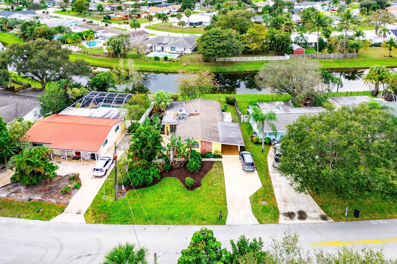 603 Riverside Drive - Photo 1