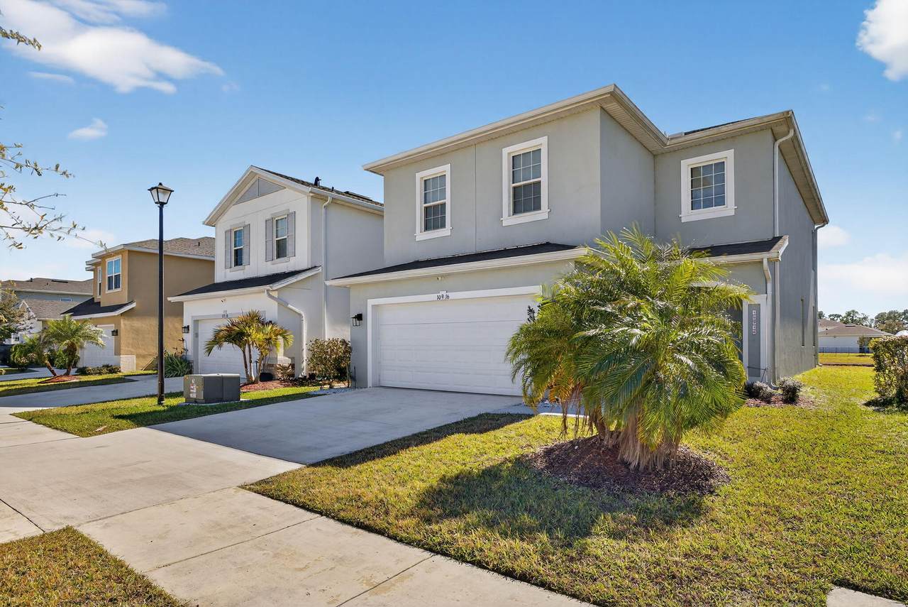 10916 Robbia Way - Photo 1