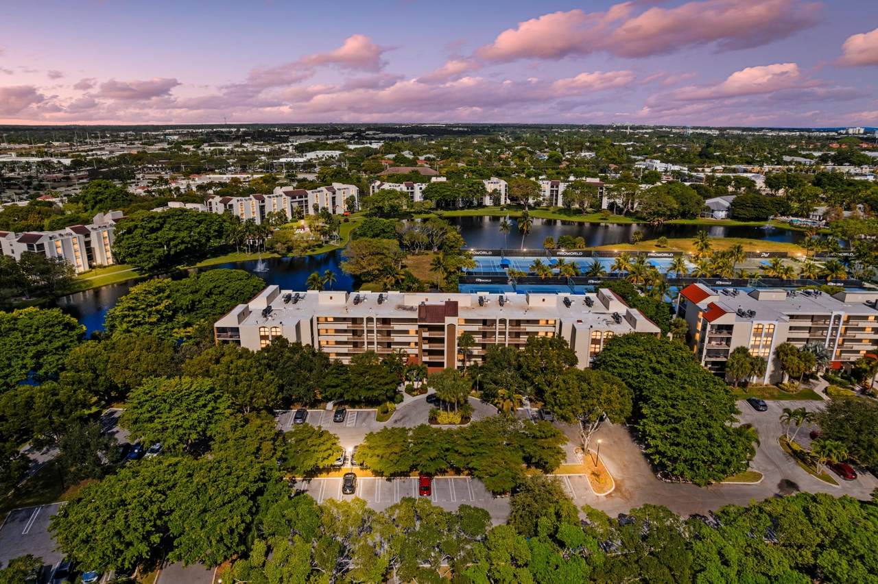 825 Egret Circle - Photo 1