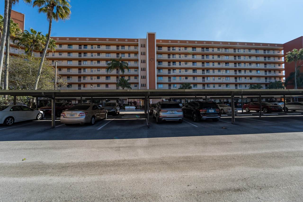 7360 Oriole Boulevard - Photo 1