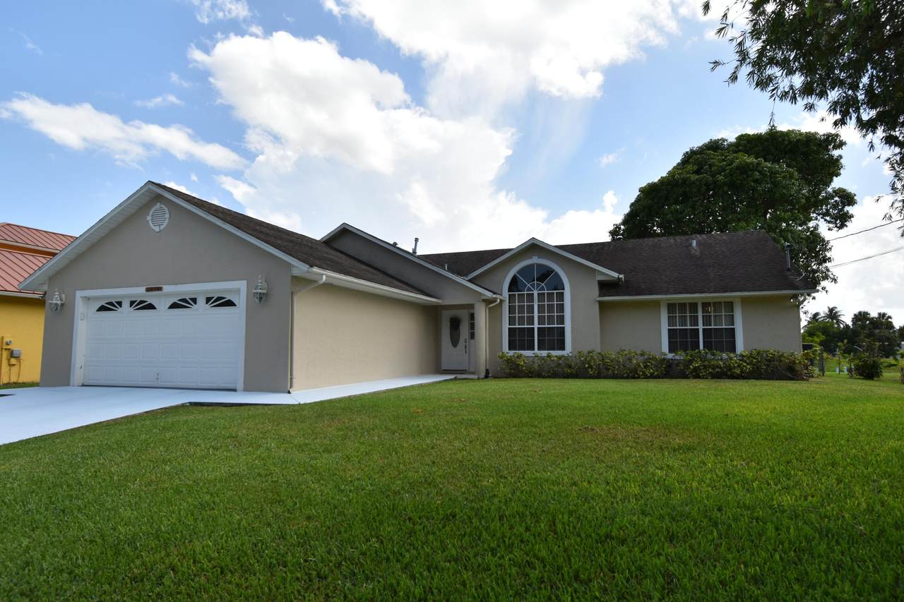 1654 Lexington Drive - Photo 1