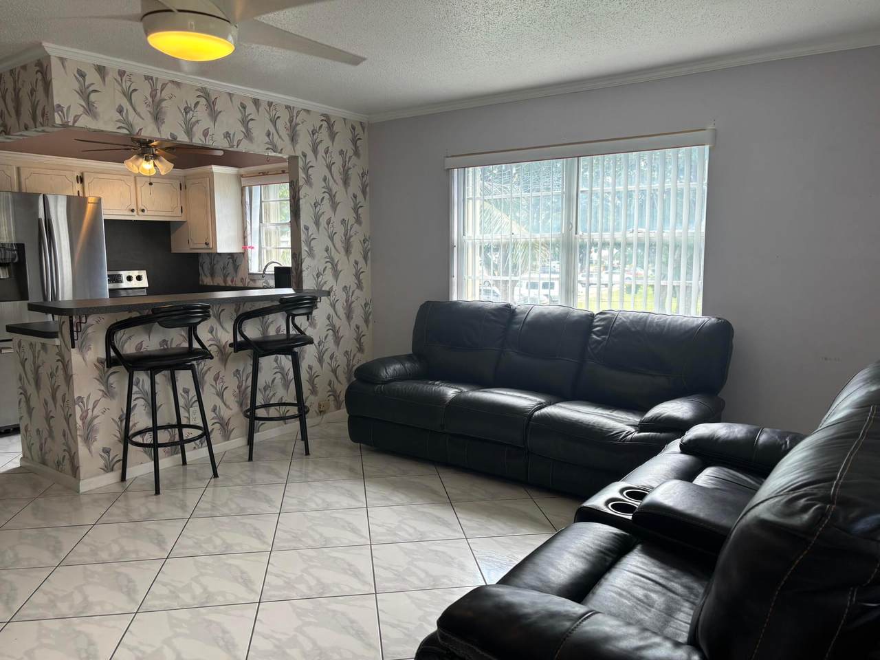 81 Windsor D - Photo 1