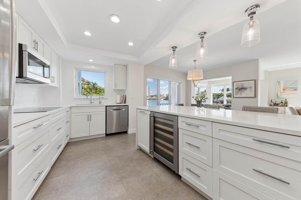 555 6th Avenue - Photo 1