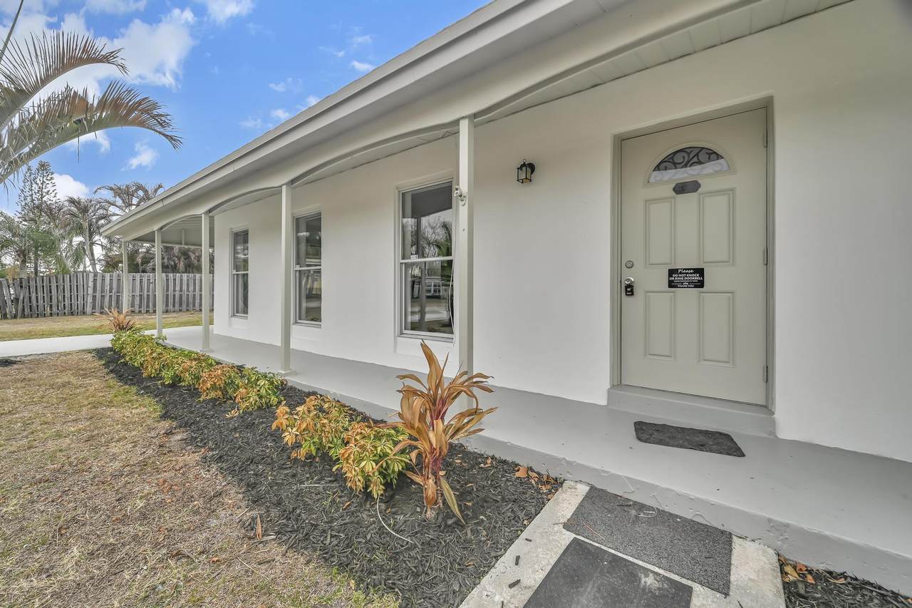 105 Castana Court - Photo 1