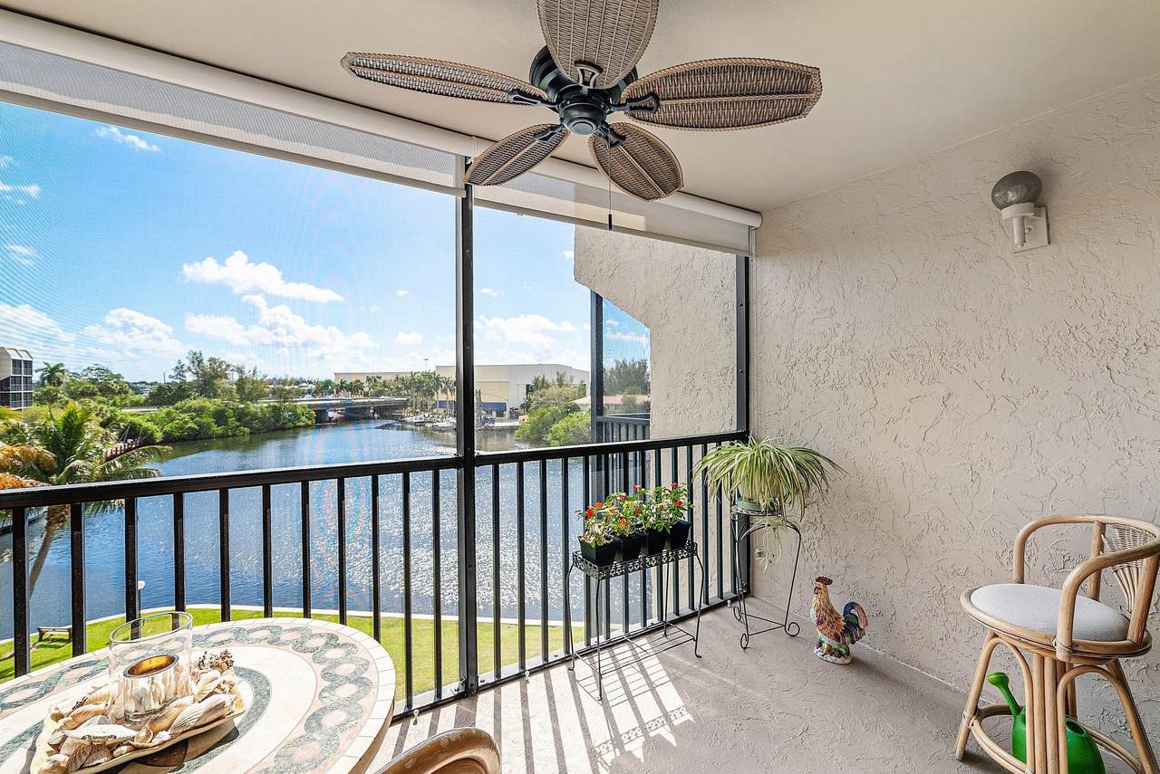 7 Royal Palm Way - Photo 1