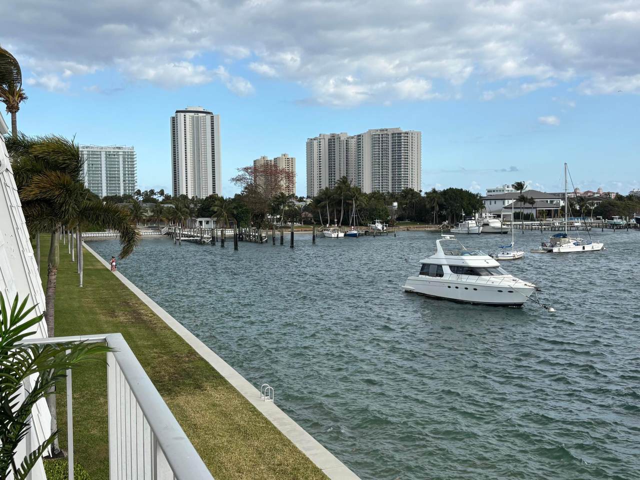 https://bt-photos.global.ssl.fastly.net/beaches/1280_boomver_1_R11164827-2.jpg