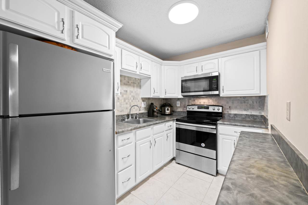 5180 Sabal Palm Boulevard - Photo 1