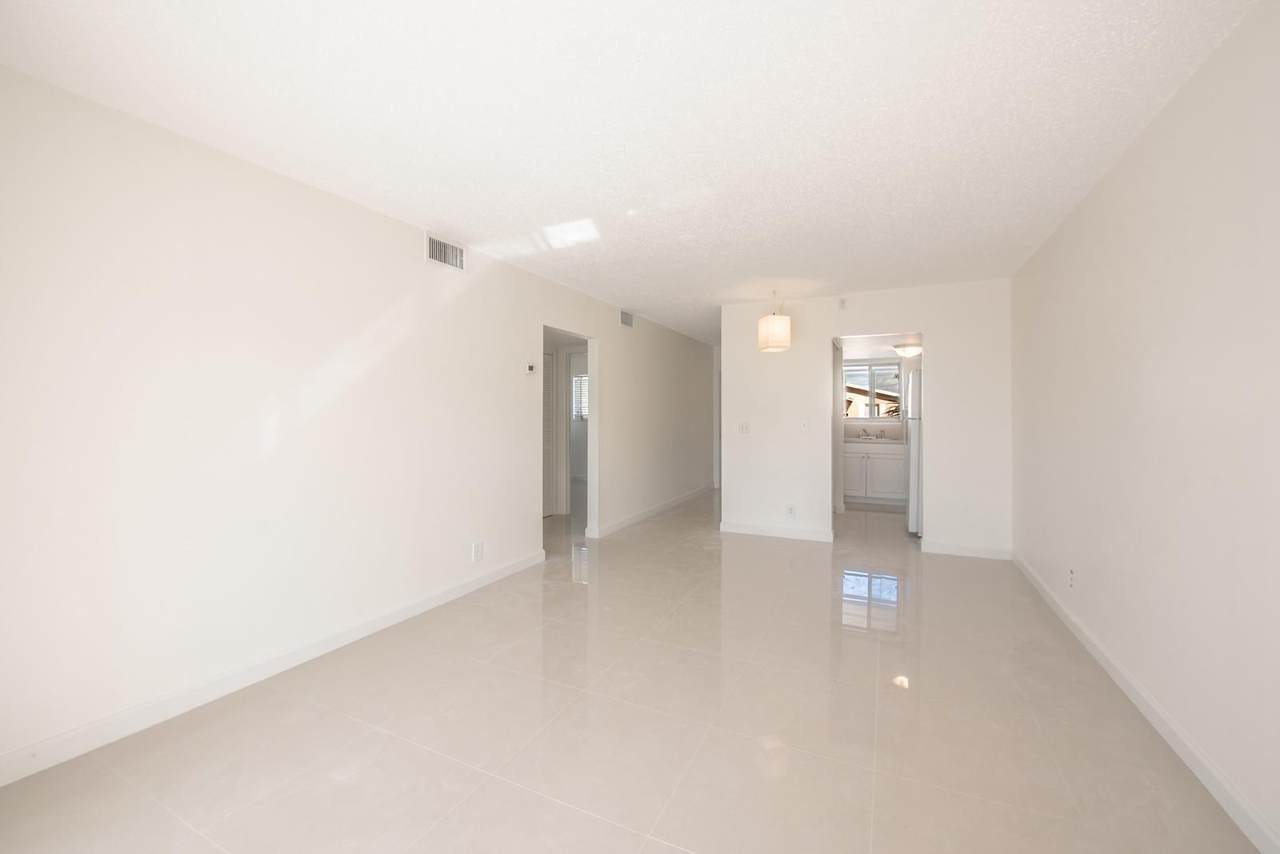 1501 Crescent Circle - Photo 1