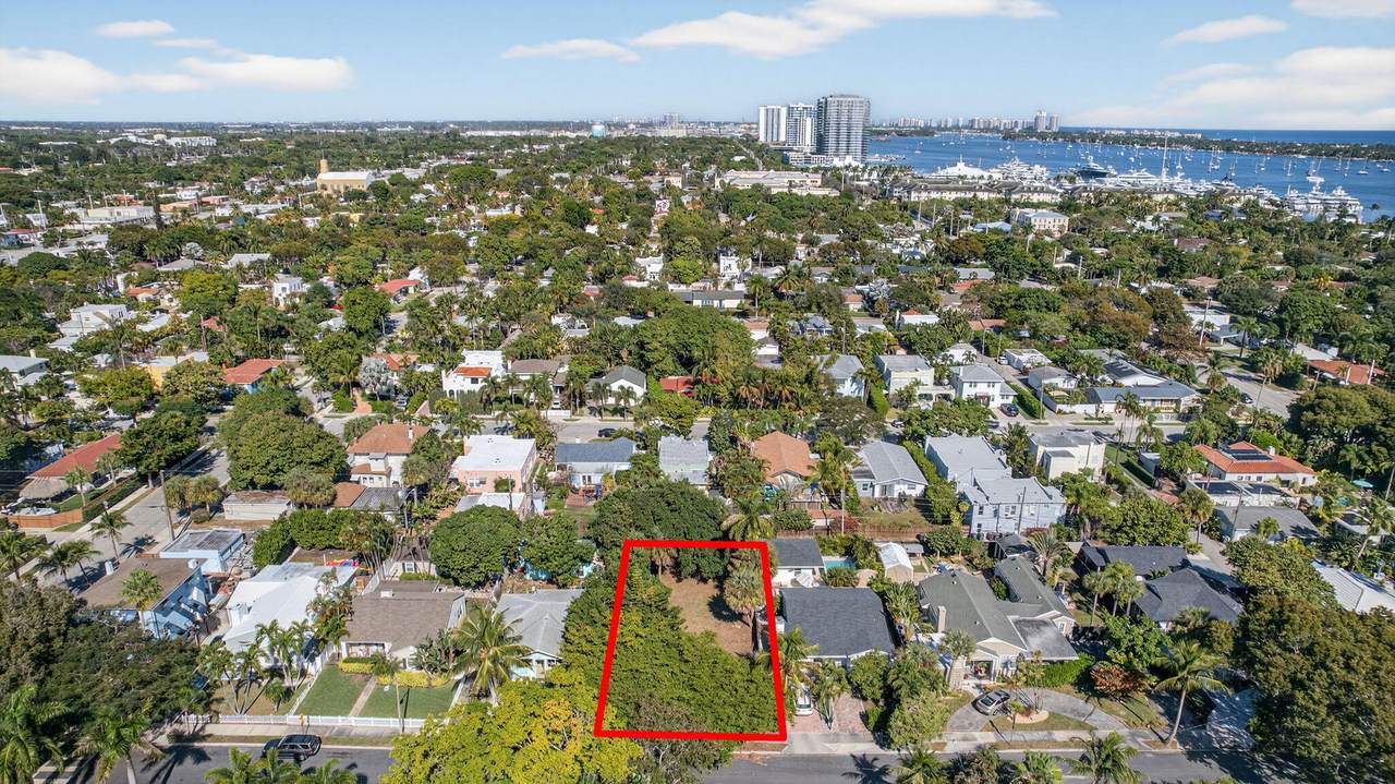 427 32nd Street - Photo 1