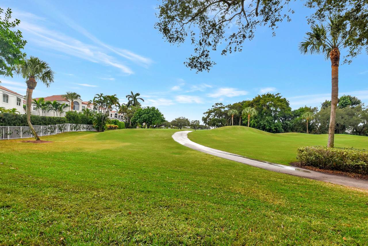 17396 Boca Club Boulevard - Photo 1