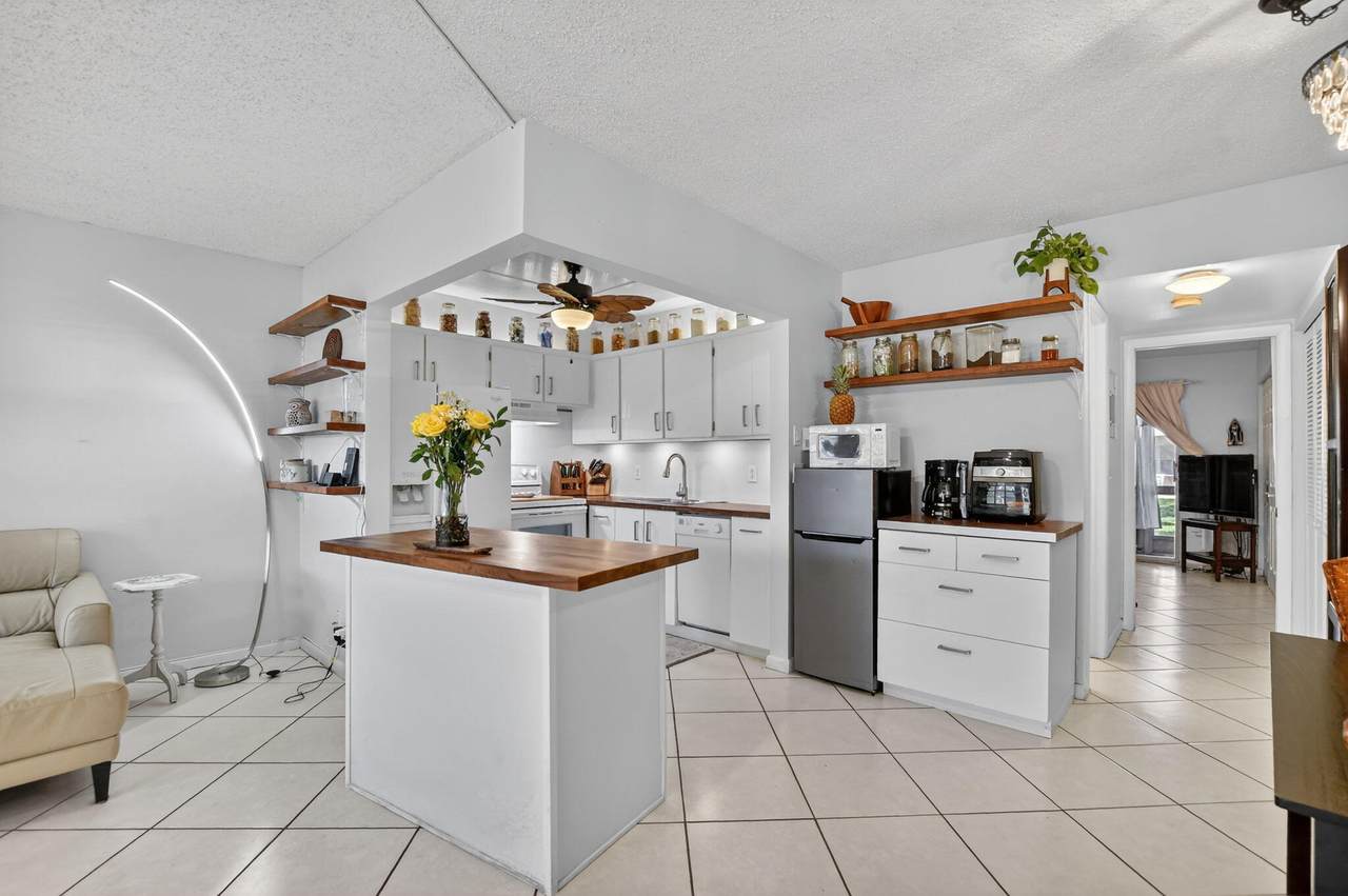 290 Oakridge Q - Photo 1
