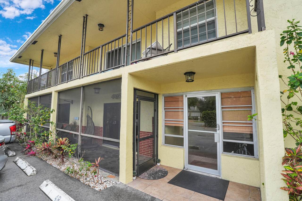 1962 6th Street - Photo 1