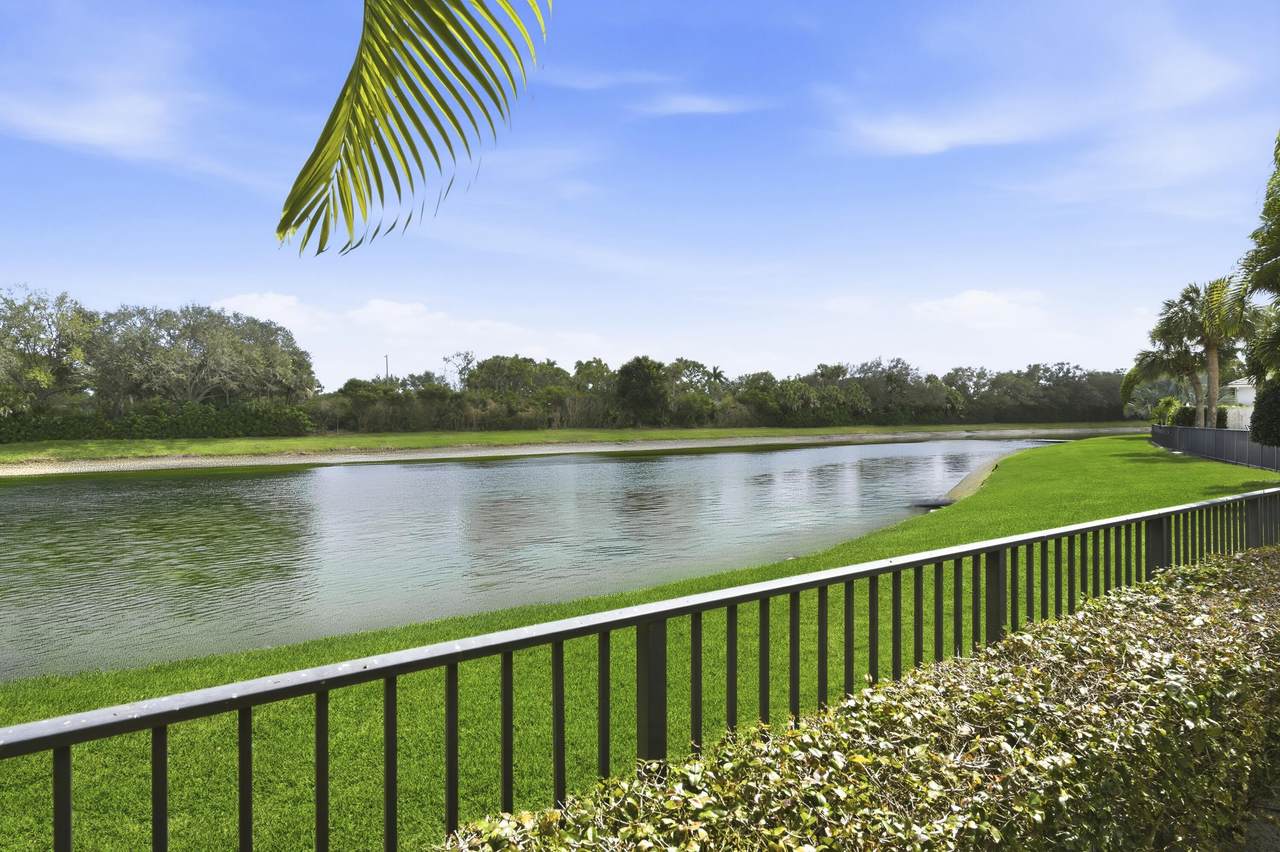 https://bt-photos.global.ssl.fastly.net/beaches/1280_boomver_1_R11166105-2.jpg