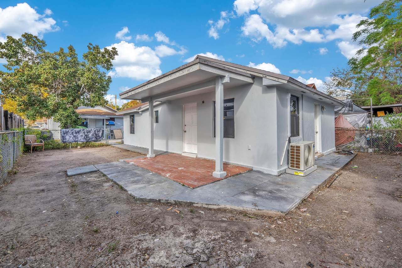 2428 28th Street - Photo 1