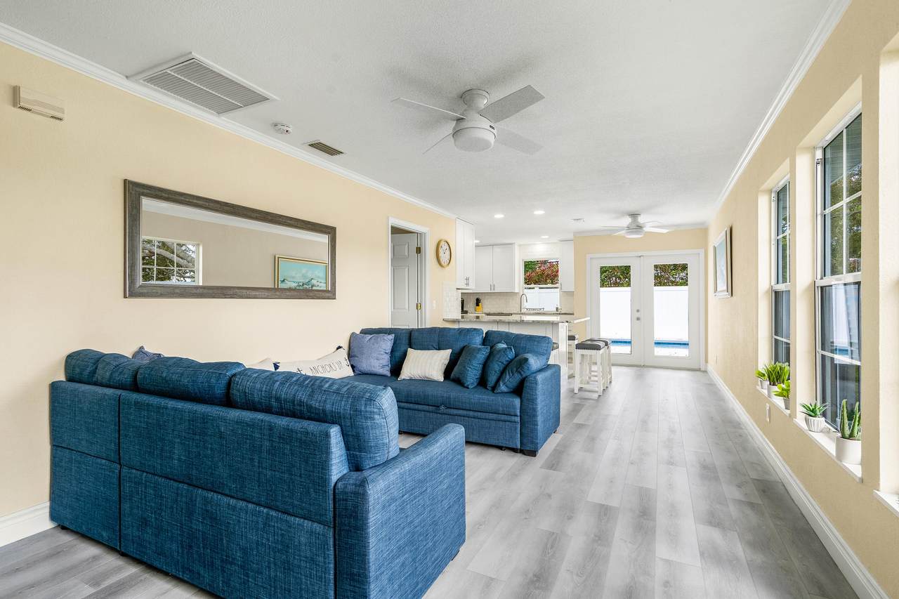 https://bt-photos.global.ssl.fastly.net/beaches/1280_boomver_1_R11167795-2.jpg