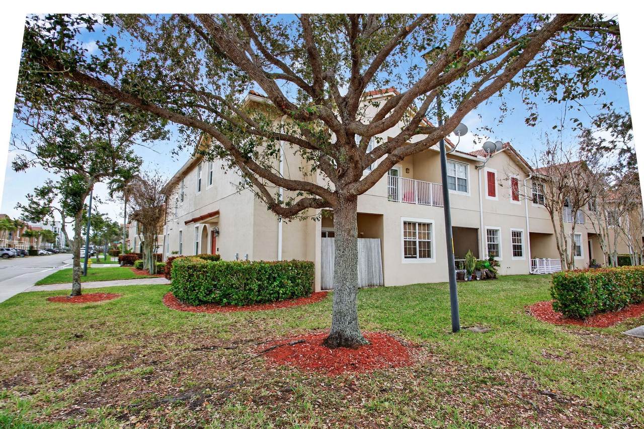 9125 Pershore Place - Photo 1