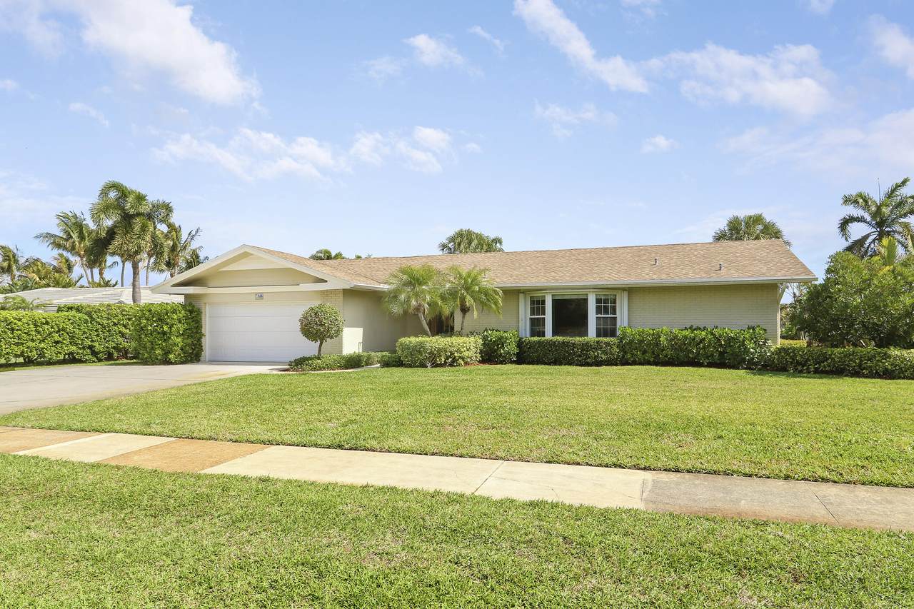 856 Country Club Drive - Photo 1