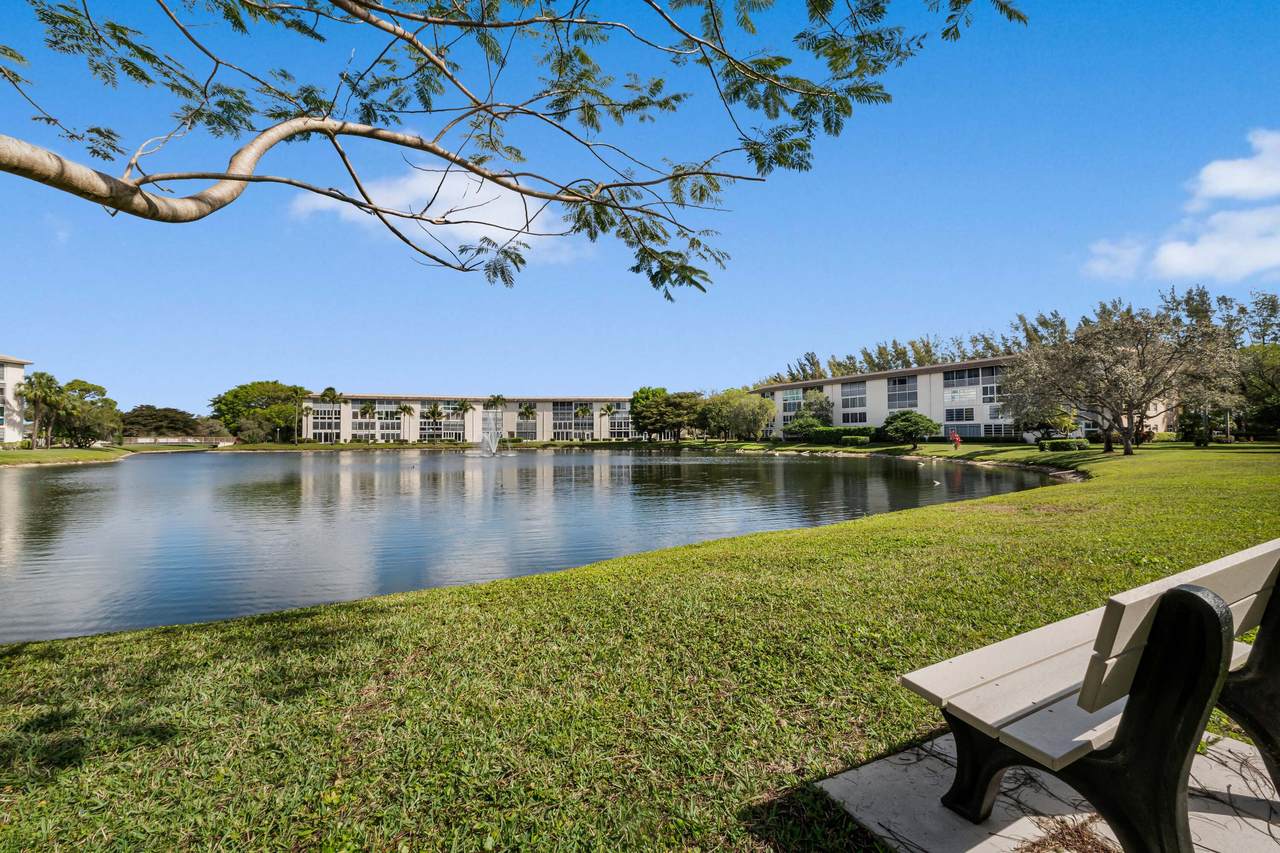 1903 Bermuda Circle - Photo 1