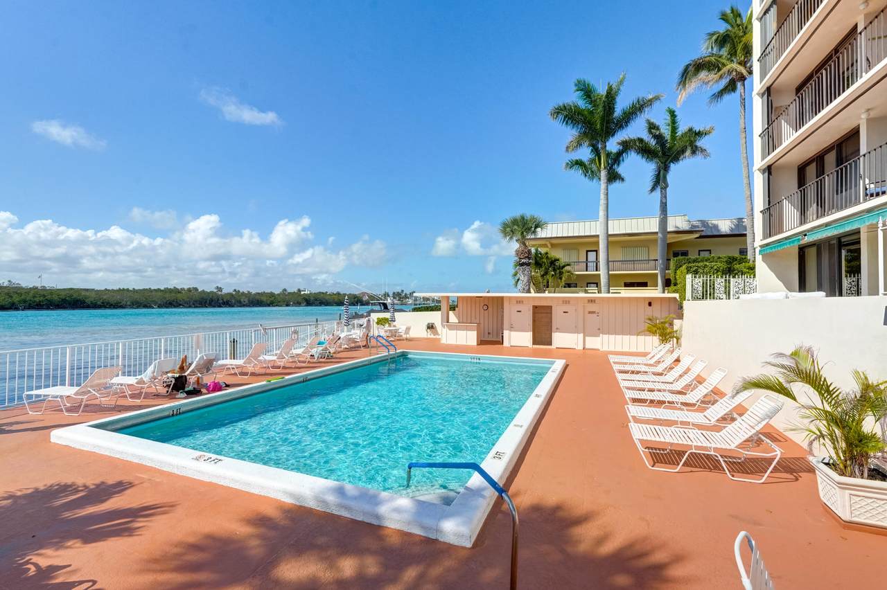 https://bt-photos.global.ssl.fastly.net/beaches/1280_boomver_1_R11169697-2.jpg