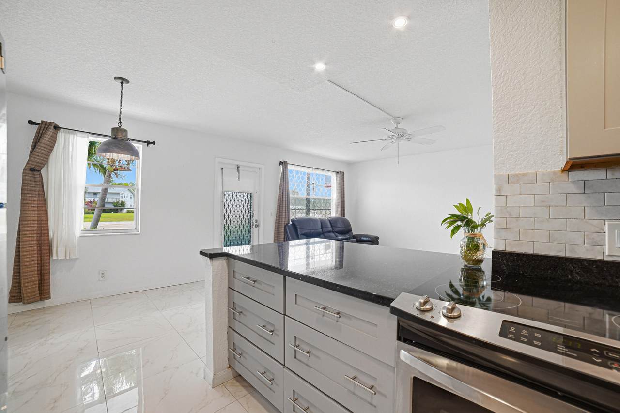 51 Markham C - Photo 1
