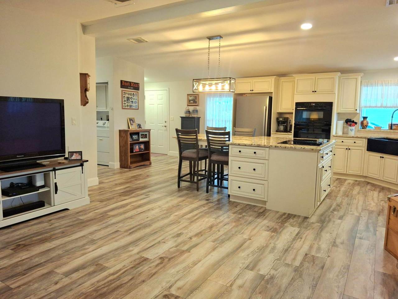 https://bt-photos.global.ssl.fastly.net/beaches/1280_boomver_2_B26002273-2.jpg
