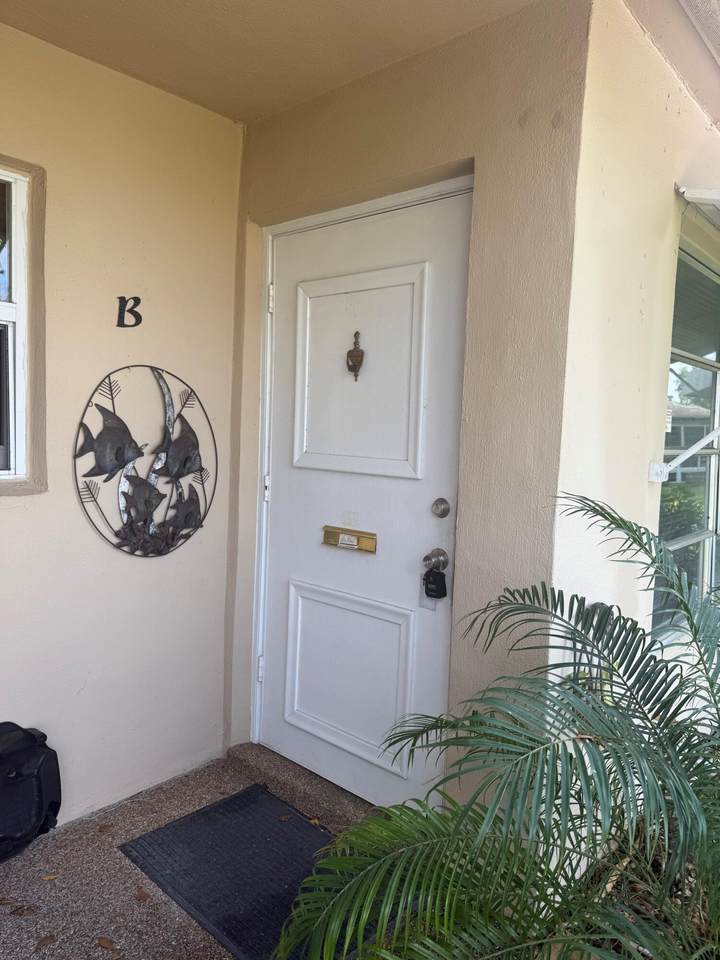 1052 North Drive - Photo 1