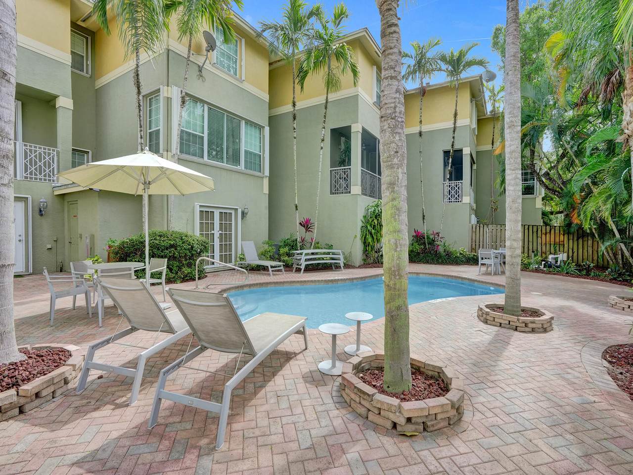 1210 Las Olas Boulevard - Photo 1