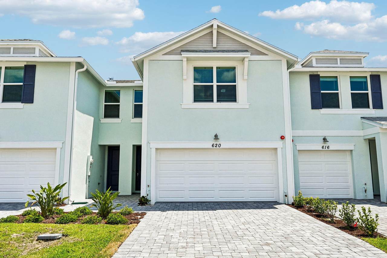 620 Salisbury Circle - Photo 1