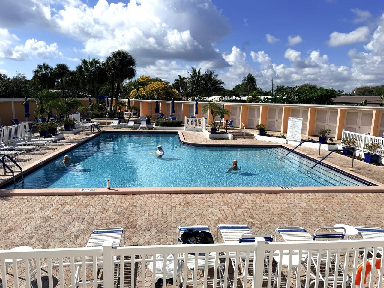 https://bt-photos.global.ssl.fastly.net/beaches/1280_boomver_2_B26007329-2.jpg