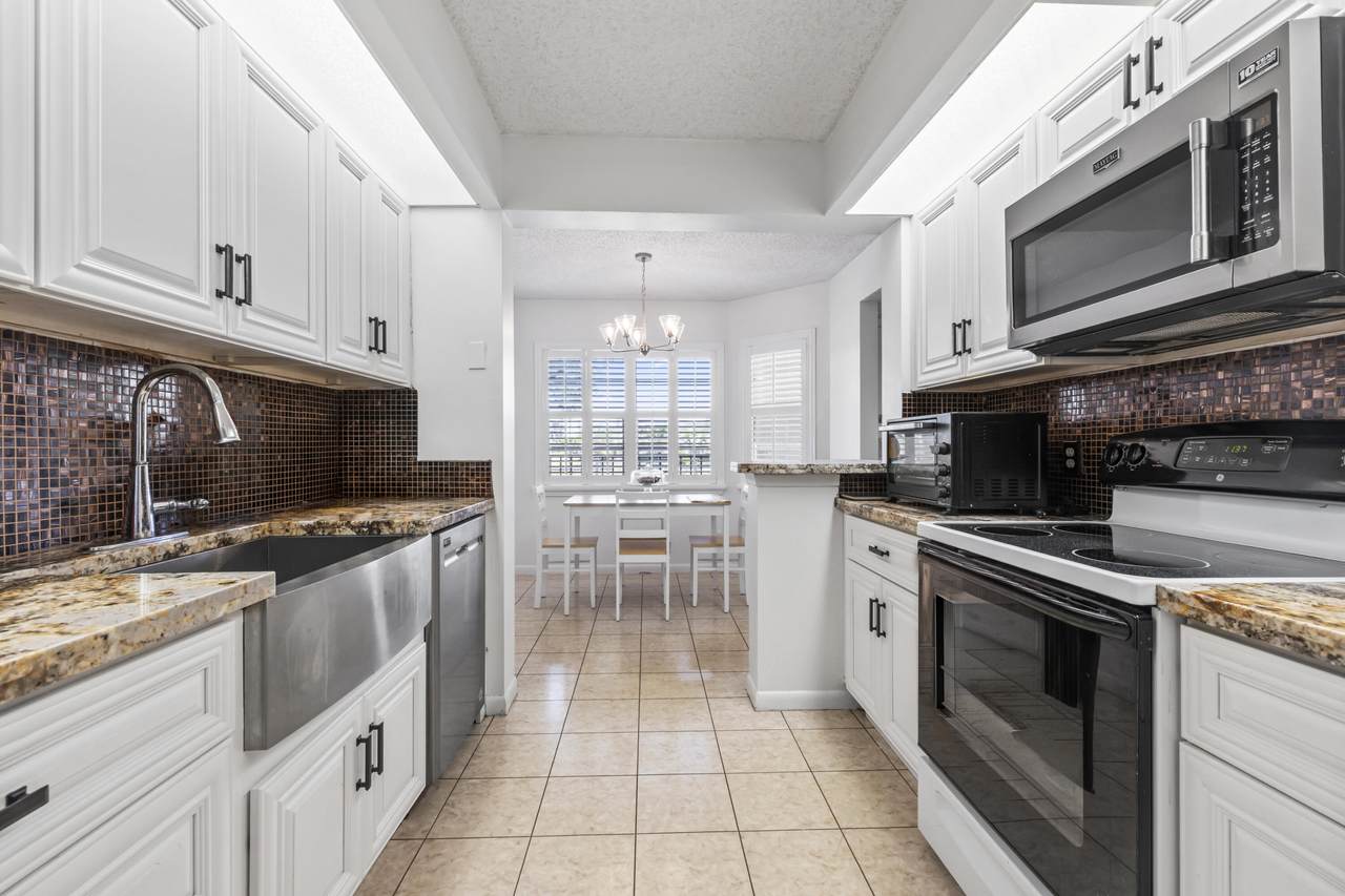 1000 125th Avenue - Photo 1