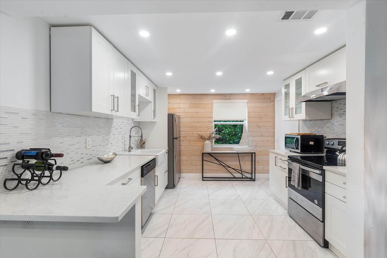 1015 Ingraham Avenue - Photo 1