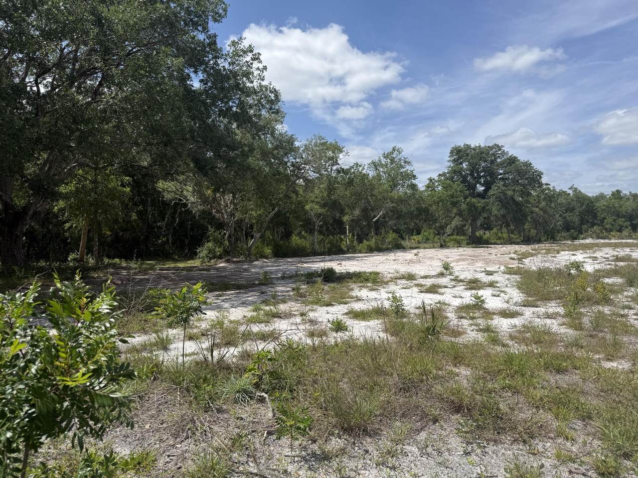 https://bt-photos.global.ssl.fastly.net/beaches/1280_boomver_2_B26009857-2.jpg