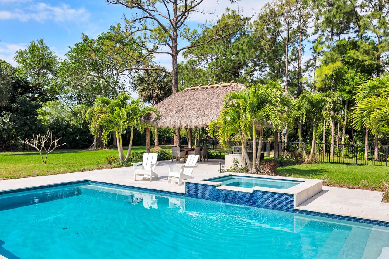 https://bt-photos.global.ssl.fastly.net/beaches/1280_boomver_2_B26010365-2.jpg