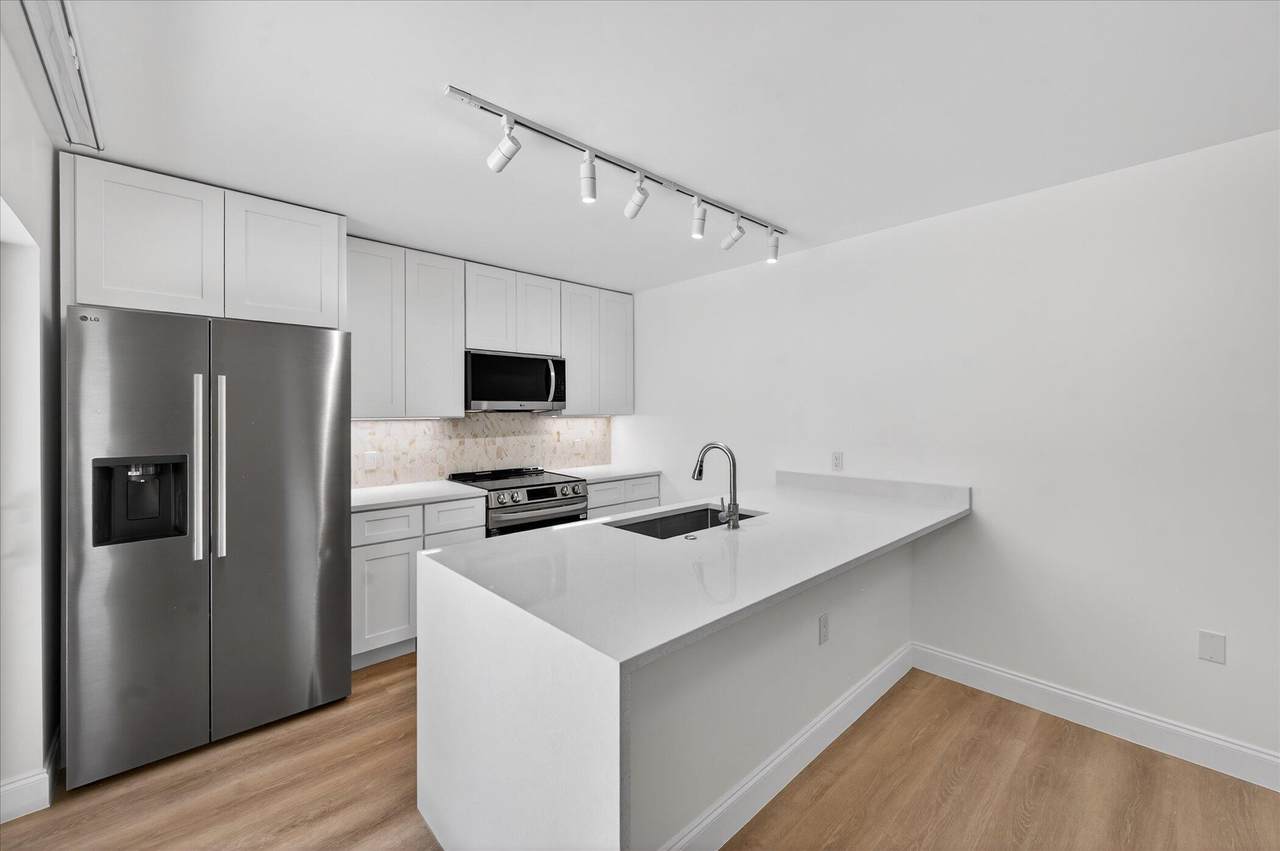 1617 16th Way - Photo 1