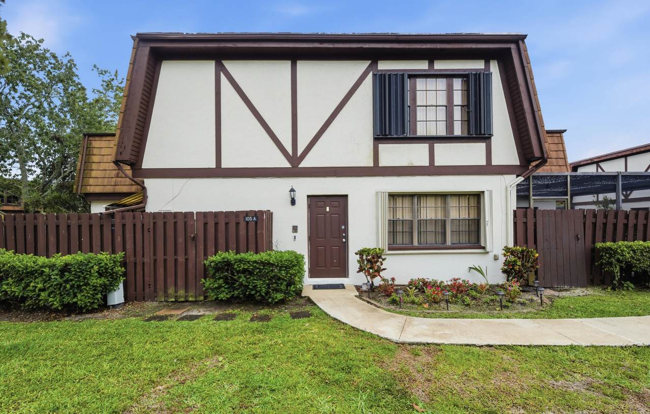105 Weybridge Circle - Photo 1